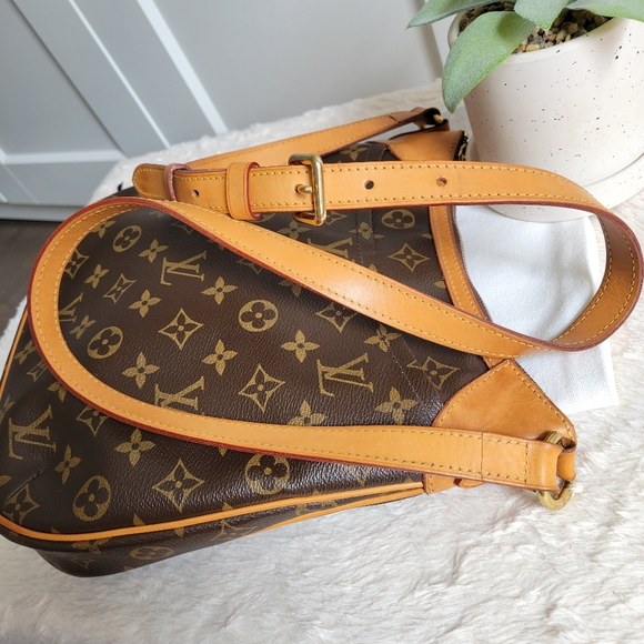 💕DISCONTINUED Very Rare Louis Vuitton Odeon PM Crossbody Monogram - Picture 8 of 16